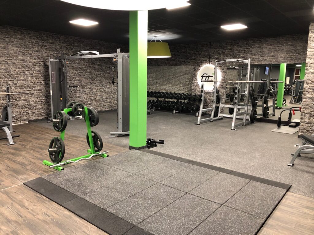 Fitnessstudio_Unterluess_Trainingsflaeche